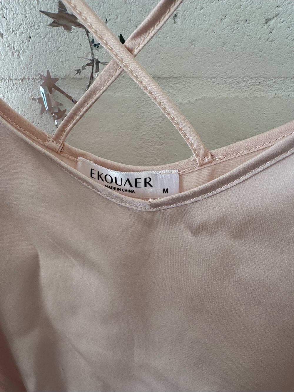 Silky cross back strap camisole - Picture 3 of 4